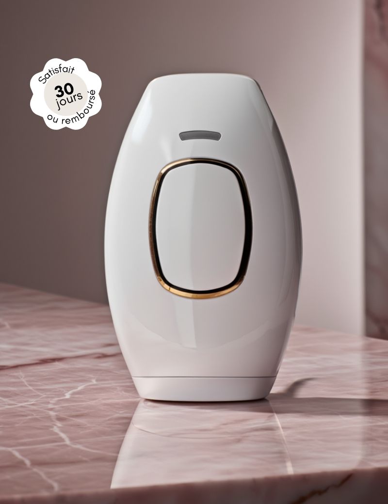 Épilateur à lumière pulsée Glowips posé sur un plan de travail en marbre rose, avec badge “30 jours satisfait ou remboursé